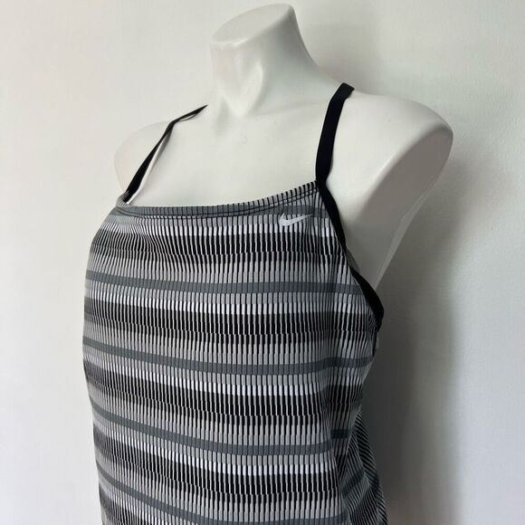 Nike Racer Back tank top built in bra with pads black and white - Picture 2 of 6